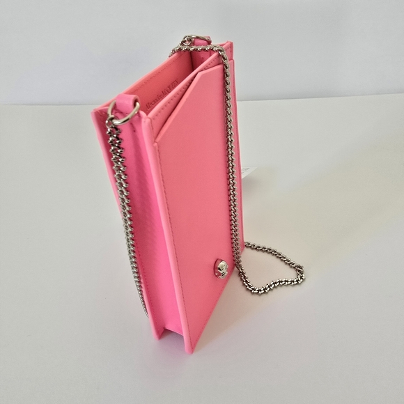 Alexander McQueen Skull Leather Phone-Case-On-Chain Fuchsia - Picture 3 of 8
